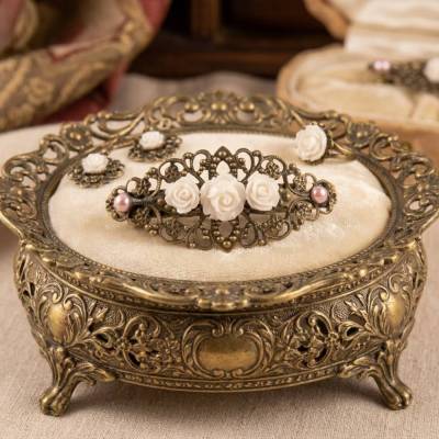 Verzierte Haarspange im Vintage-Stil – Romantischer Haarschmuck mit Resinblumen