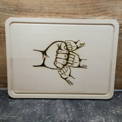 Personalisiertes Geschenk Vatertag Brotzeitbrett, rechteckig, mit Saftrille, handgebrannt - Motiv Hände