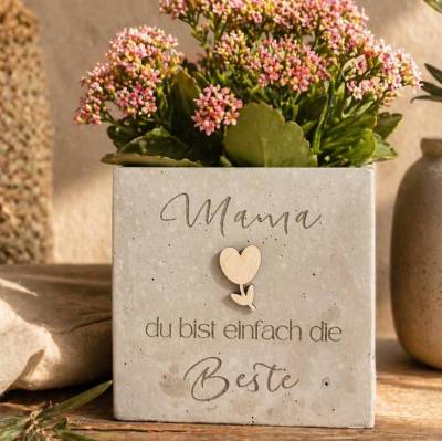 Blumentopf Beton mit Gravur „Mama du bist die Beste“ | Geschenk für Mama | Muttertag Geschenk | Übertopf mit Holz Herz |