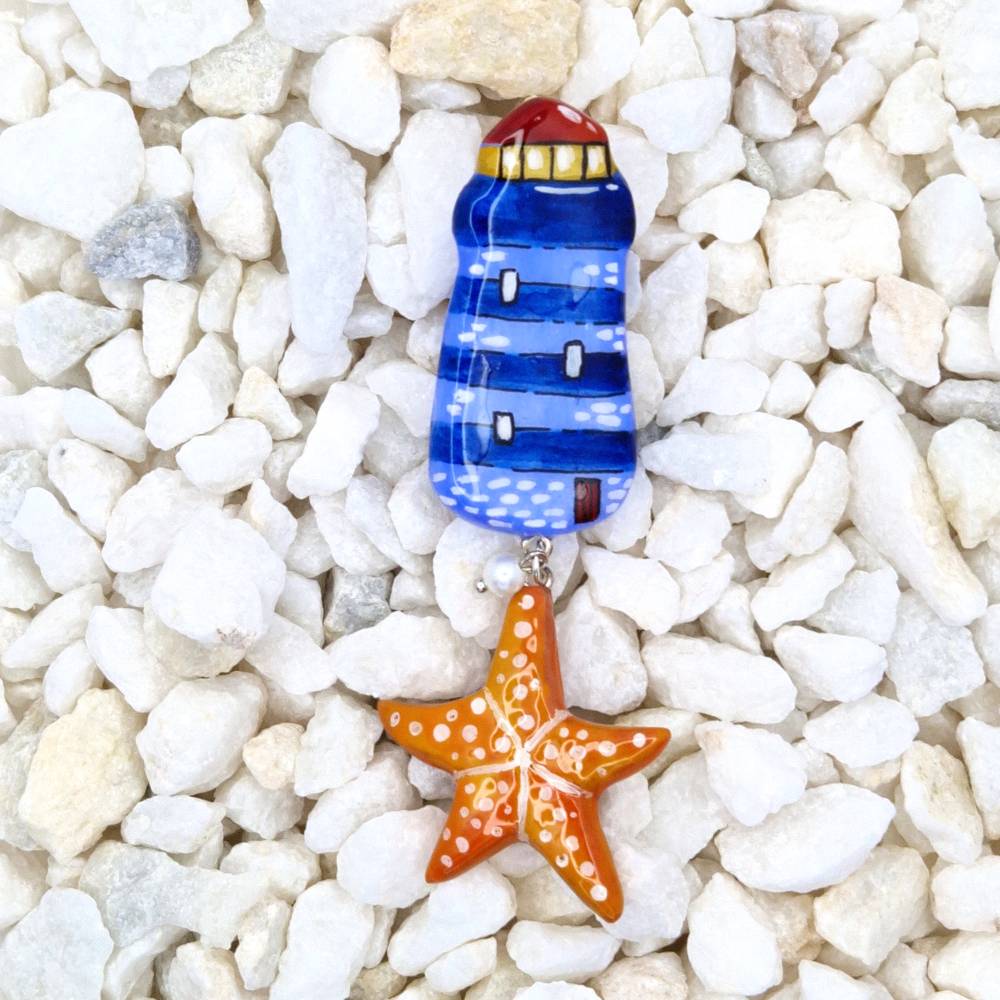 Glücksbringer Brosche Leuchtturm – Handgefertigt, Maritimer Mutmacher aus Ton & UV-Resin, Geschenkfertig verpackt Unikat Bild 9