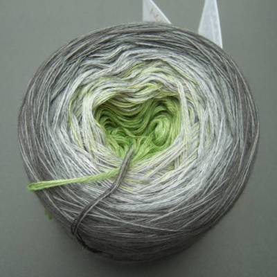 100% Schurwolle Merino extrafein Bobbel - 3-fädig Farbverlauf Wolke 7 Gipfelstürmer handgewickelt