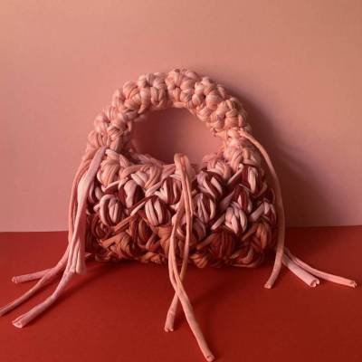 Boho Chic Handtasche in Pink & Rot – Handmade 50s Retro Unikat von Woolbloomy
