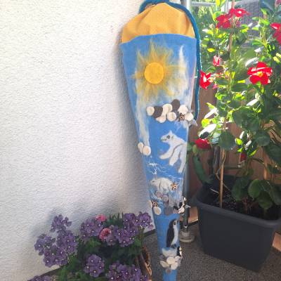 gefilzte Schultüte mit Eisbären und Pinguin Arktis