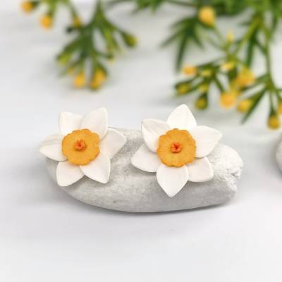 Narzissen Ohrstecker aus Polymer Clay und Sterlingsilber kleine weiße Frühlingsblumen