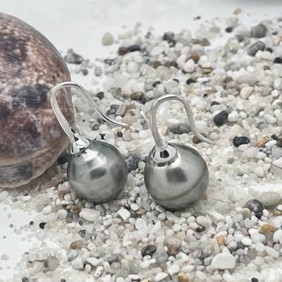 Tahiti-Perlen-Ohrringe mit Silberhaken, silber-mittelgraue Tropfen ca. 11 x 11,5 mm, 925 Silberhaken