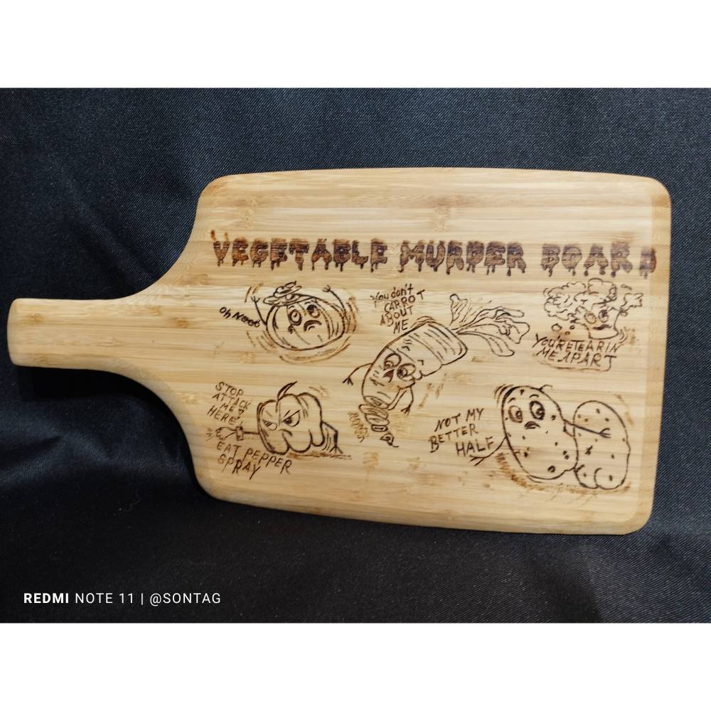 Kchen-Humor mit Biss  Handgebranntes Bambus-Schneidebrett Vegetable  Murder Board
