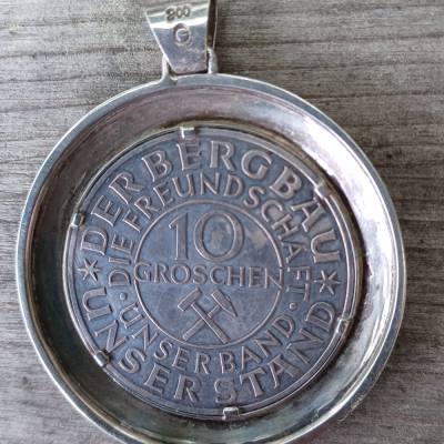 Silbermedaille  -  Der Bergbau  -  10 Groschen  -  Silberfassung in 900 Silber  - ca. 34 g Bruttogewicht