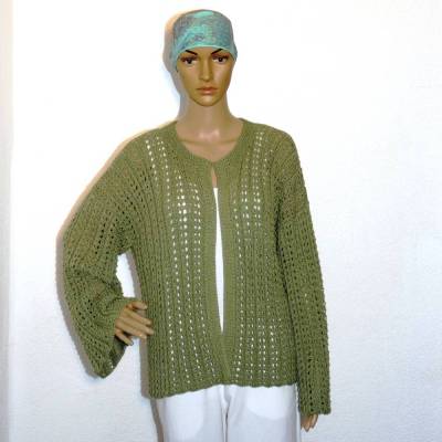 Handgestrickte Damen-Jacke in Moosgrün