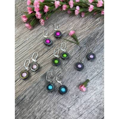 Schwarze Hämatitringe Ohrringe Ohrschmuck bunte Glas Perlen, Schimmernde Glasperlen, Rainbow, Ohrhänger,