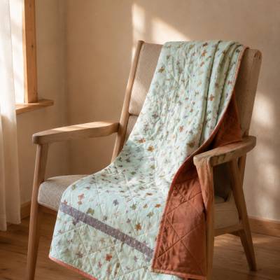 Sommerwiese – handgefertigte Wohndecke mit Baumwollstrick-Rückseite | 120 × 140 cm