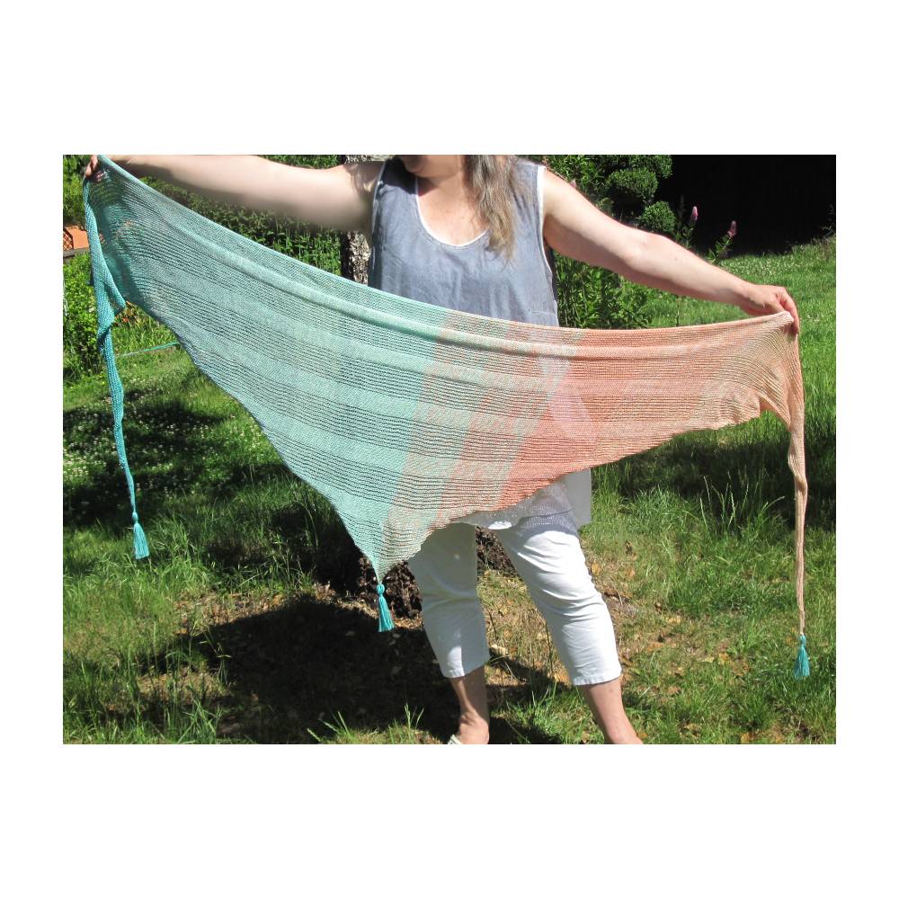 Dreieckstuch Sonne und Meer fein gestrickt – Pastell Farbverlauf, handgemacht, 2,90 m breit Bild 3