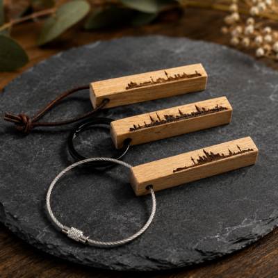 Schlüsselanhänger aus Holz, Stadt Skyline Gravur, personalisiert, individuell graviert, verschiedene Holzarten