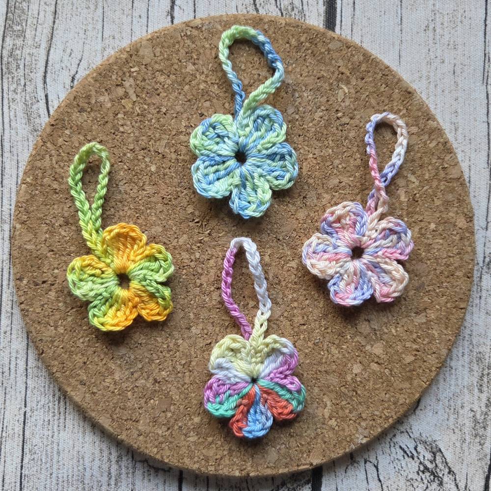 Deko-Blumen gehäkelt ~ Blumen zum aufhängen ~ bunte Blümchen ~ Frühling ~ Sommer