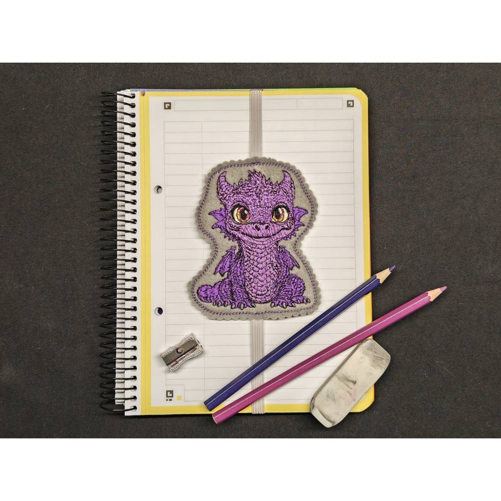Niedlicher Drache Lesezeichen ITH Stickdatei 10x10cm – Fantasy Gadget für Lese- und Stickbegeisterte Bild 7