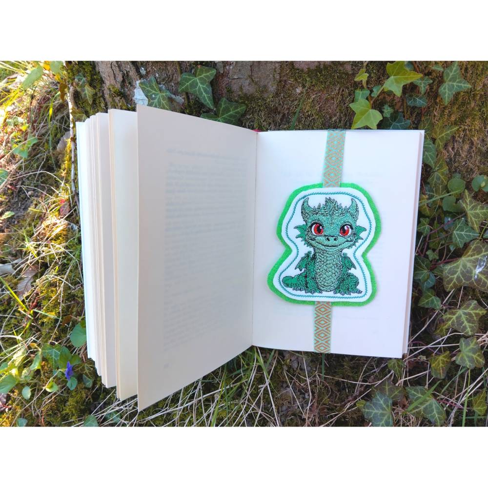 Niedlicher Drache Lesezeichen ITH Stickdatei 10x10cm – Fantasy Gadget für Lese- und Stickbegeisterte Bild 8