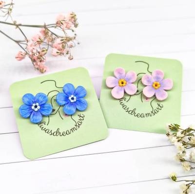 Vergissmeinnicht-Ohrringe aus Polymer Clay, kleine blaue Blumenohrringe mit Ohrsteckern aus Sterlingsilber