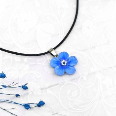 Vergissmeinnicht Blüten Anhänger Polymer Clay kleine blaue Blume Halskette