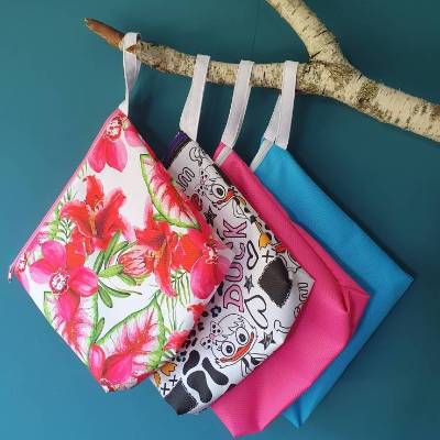 Handgefertigte Nasstasche / Wetbag wasserdicht – praktische Tasche für Stoffwindeln, Schwimmsachen & mehr 26,5 x 25 x 4
