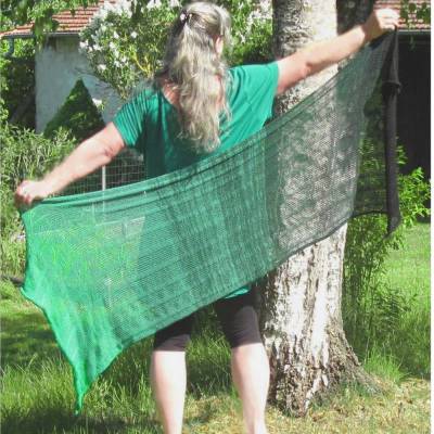 Sommertuch Smaragd – Stricktuch Stola kratzfrei in Grüntönen, Handarbeit, federleicht