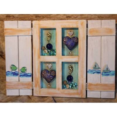 Collage Mixed Media-Gestaltung MEERBLICK kleines Holzfenster maritim gestaltet mit Delfinen Herzen Fischen Booten