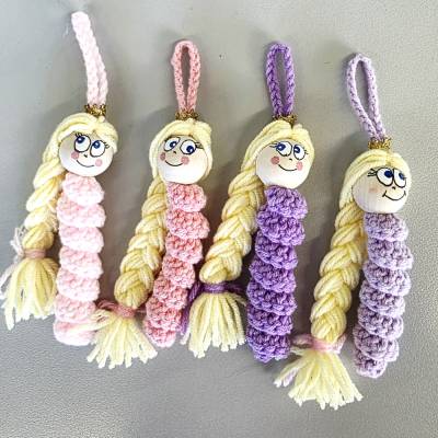 Glückswürmchen Sorgenwürmchen Prinzessin gehäkelt – Handbemalte Holzkugel