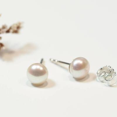 Perlenohrstecker klassisch weiss recyceltes 925 Silber