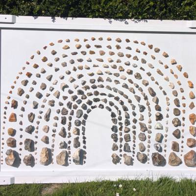 „Handgefertigtes Feuerstein-Mosaik im Upcycling-Rahmen“