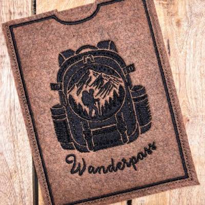 Wanderpasshülle, aus Filz, bestickt, Hülle, Wanderer, Wanderpass, personalisierbar, A6, personalisierbar, mit Namen,