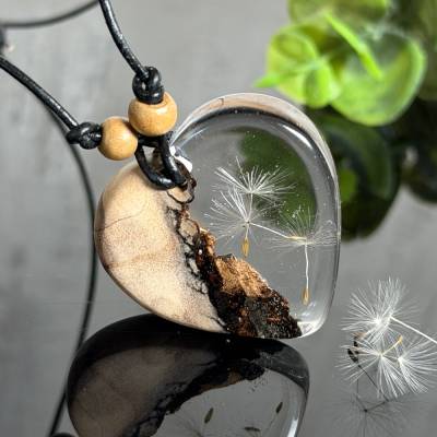 Herz-Anhänger mit echten Pusteblumen aus Holz und Harz, verstellbare Lederkette, handgefertigtes Unikat