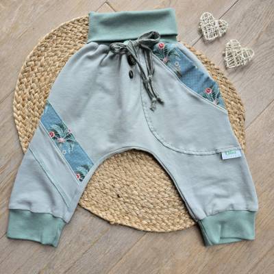 Short Mädchen Pumphose 3/4 kurze Hose 92/98 Bio-Jersey Hellgrün mit Palmen Einzelstück Sommerhose