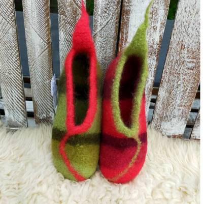 Filzhausschuhe, 100% Wolle und Antirutsch, Gr. 38/39, handgestrickt und dann gefilzt.