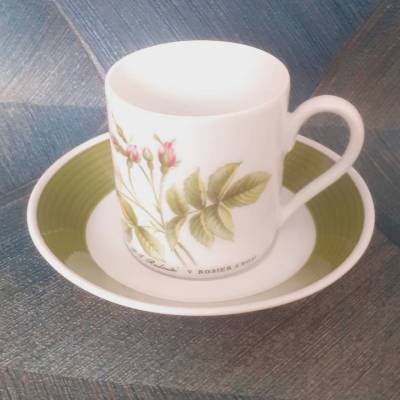 Vintage-Espressotasse Mokkatasse mit Untertasse Hutschenreuther Serie "P.J. Redouté - Rosier"