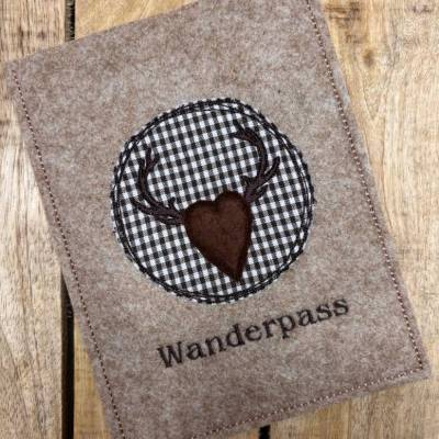 Wanderpasshülle, aus Filz, bestickt, Hülle, Wanderer, Wanderpass, personalisierbar, A6, personalisierbar, mit Namen,