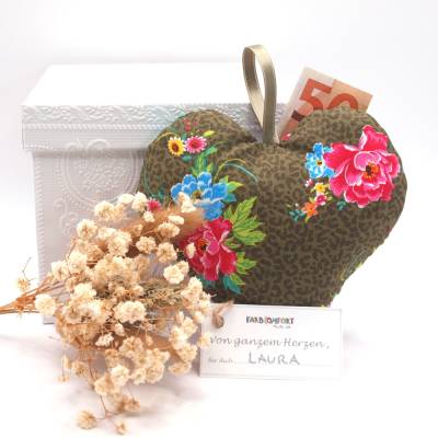 geld geschenk verpackung stoff herz genäht für gutschein mitbringsel dekoherz blumen floral rose rot personalisierbar