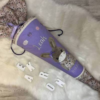 Schultüte, Zuckertüte, gestickt, Hase, Hasenmädchen, floral, Einschulung, personalisierbar, Mädchen, Kissen, Blümchen