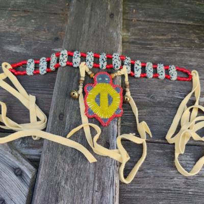 Vintage chocker aus steinperlen mit Schildkrötenanhänger