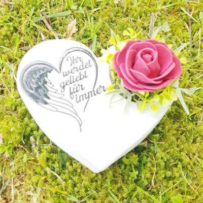 Grabherz aus Beton mit Schriftzug und Rose Grabschmuck Trauer Grabgesteck Herz