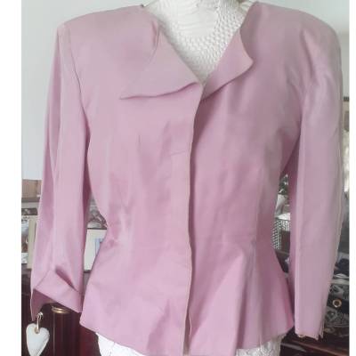 Giorgio Armani „Borgo 21“ Seiden-Blazer / Jäckchen – Vintage Musterstück – Gr. 40 (IT 46) – Rosa mit Tüll – Sehr gut