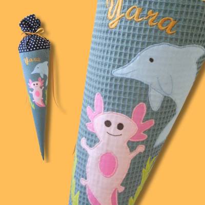 Schultüte mit Axolotl-Motiv – aus Stoff Namensstickerei und Delfin Zuckertüte zur Einschulung