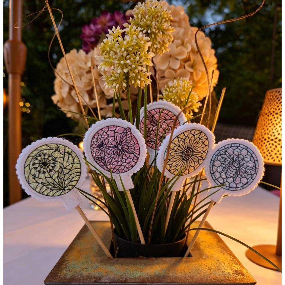 Stickdatei Sommerliebe  Mosaik Stabhalter / Blumenstecker Set 2692/2 Blume, Schmetterling, Biene, Pusteblume Kolibri Bild 2