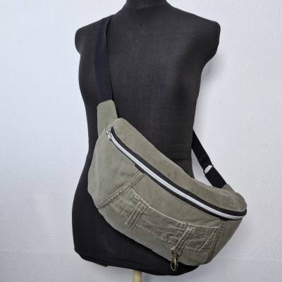 Crossbodybag "Tasche voll Glück" aus olivfarbener Jeans