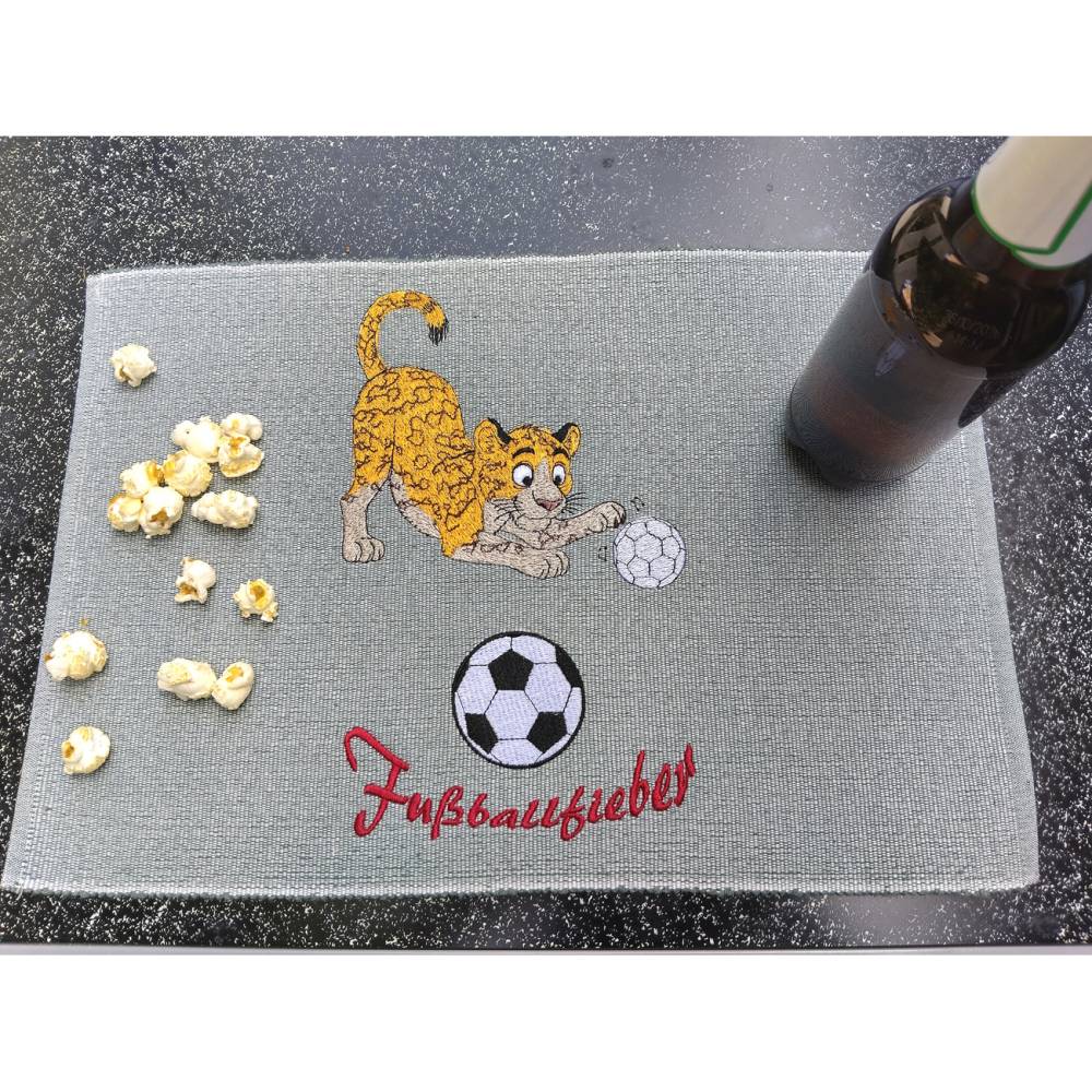 Fußball Jaguar Stickdatei 14x14cm bzw. 15x15cm– Wildes Fußballmotiv für Kinder & Fans Bild 10