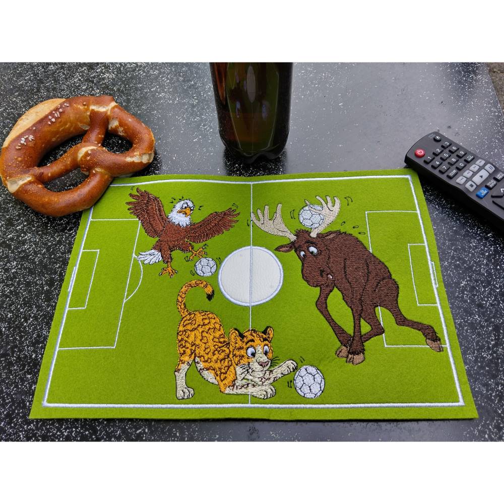Fußball Jaguar Stickdatei 14x14cm bzw. 15x15cm– Wildes Fußballmotiv für Kinder & Fans Bild 3