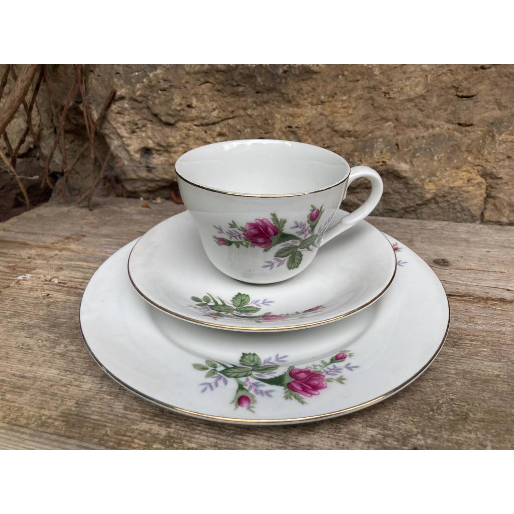 Kaffeegedeck mit pinkfarbenem Rosen Dekor MF Design Porzellan Vintage