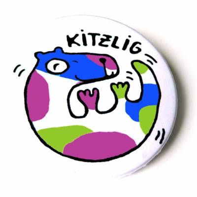 Kitzlig. Button, Magnet, Taschenspiegel oder Flaschenöffner, handgemacht.