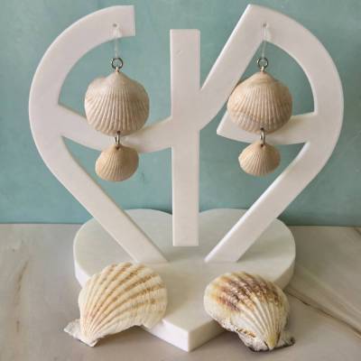 Handgefertigte Muschel-Ohrringe aus Polymer Clay mit hypoallergenem Ohrhaken aus Silikon
