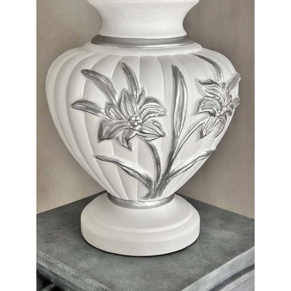 Schöne Vase mit silbernen Blumen. 32 cm