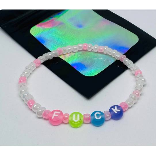 Personalisiertes Perlenarmband mit Wunschtext – Handgemachtes Statement Schmuck Y2K Boho Bild 3