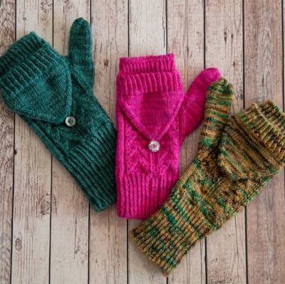 TwoTwentyThree – Strickanleitung für Mittens mit optionalem Käppchen