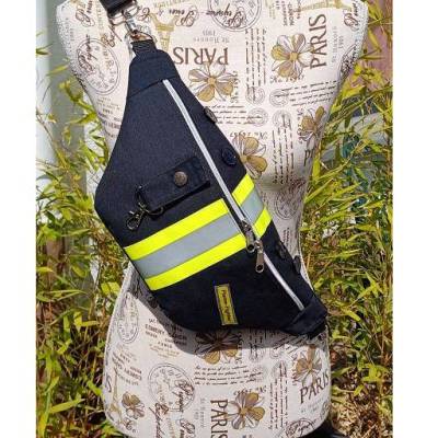 Bodybag Feuerwehr, Schultertasche, Umhängetasche, Feuerwehr-Upcycling